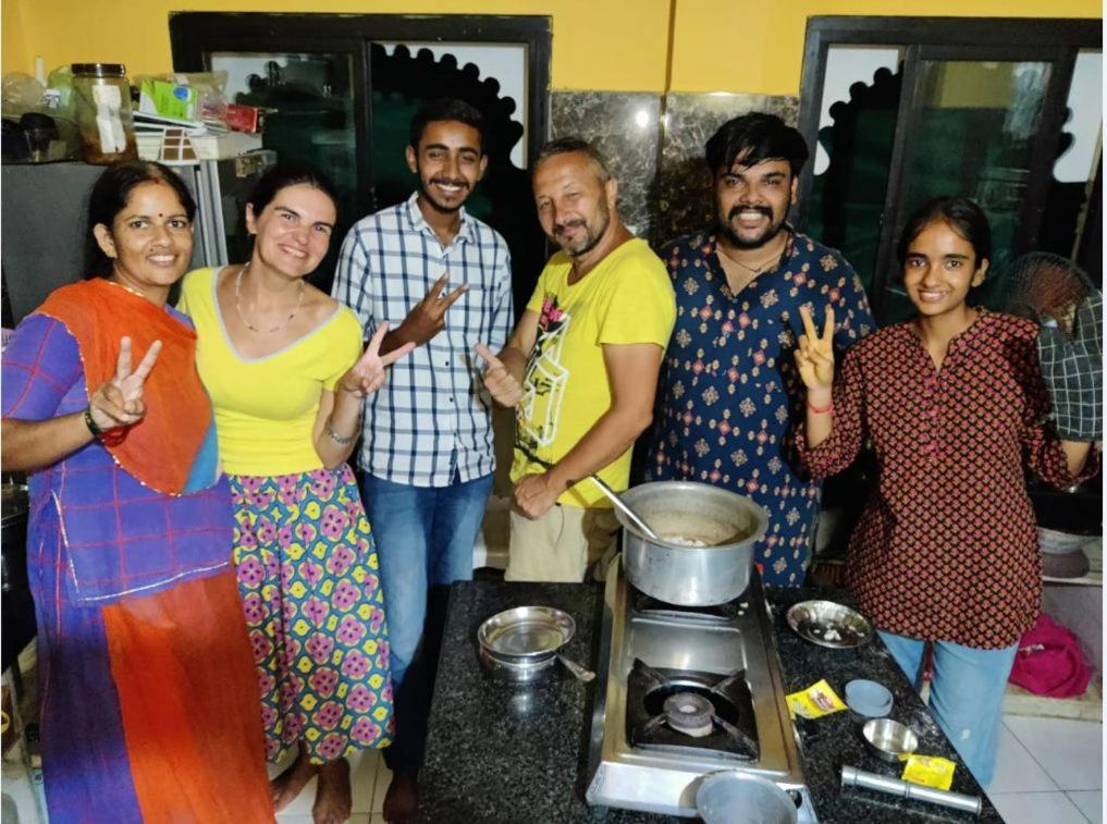 Black Pepper Home Stay Udaipur Luaran gambar