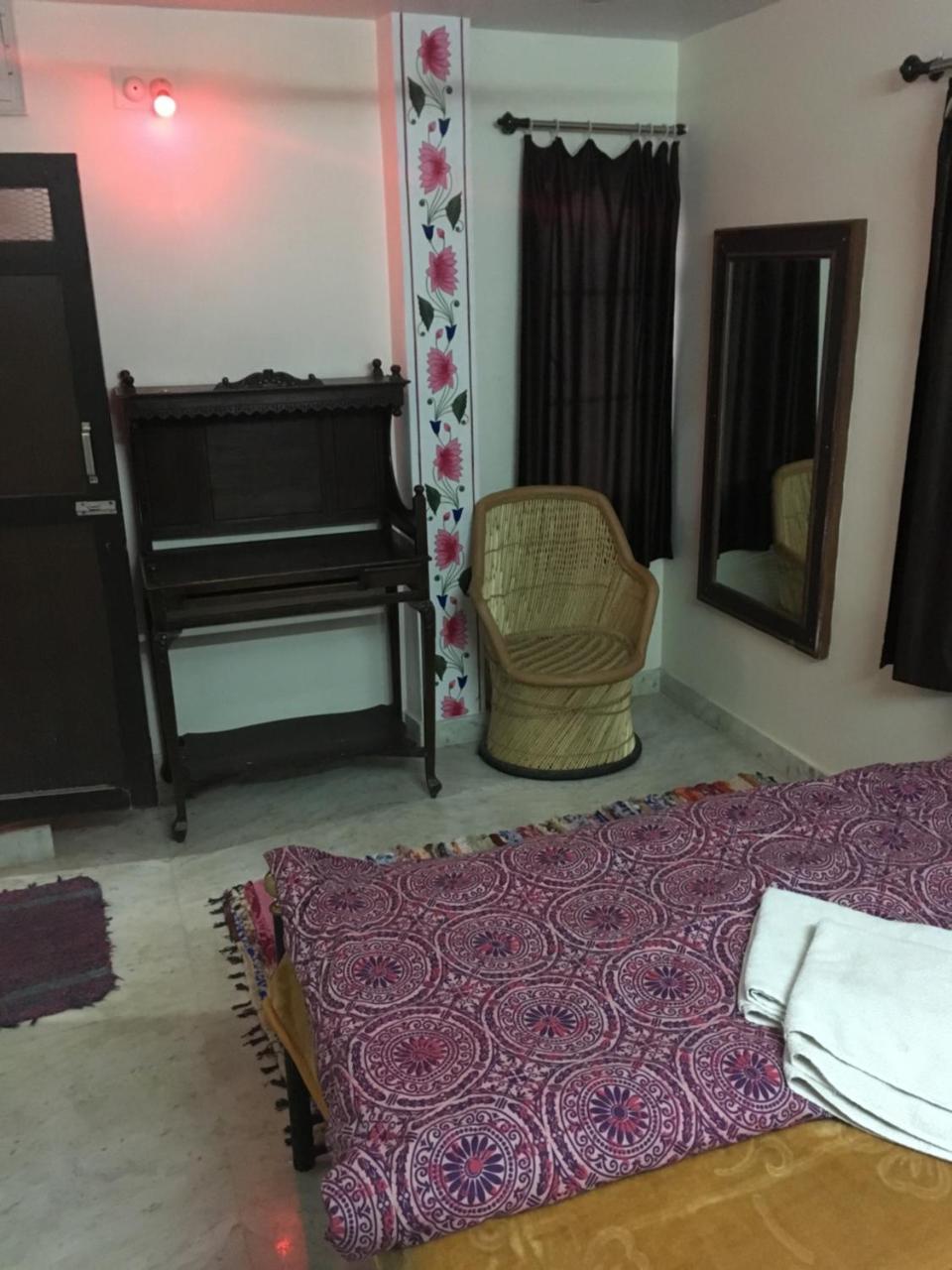 Black Pepper Home Stay Udaipur Luaran gambar