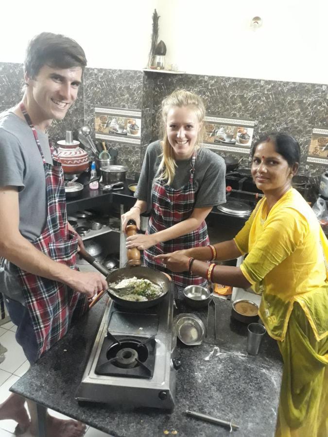 Black Pepper Home Stay Udaipur Luaran gambar